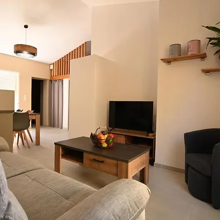 Le Pontilh Holiday home