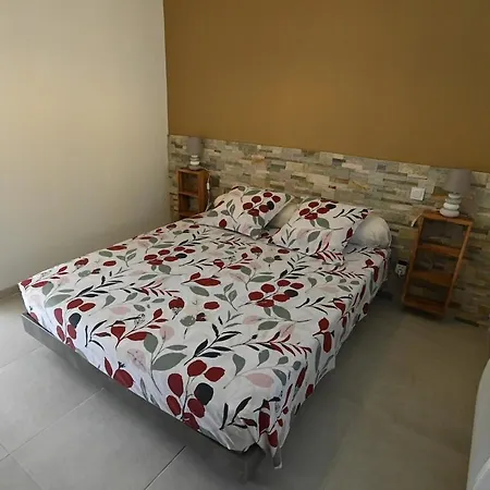 Le Pontilh Holiday home